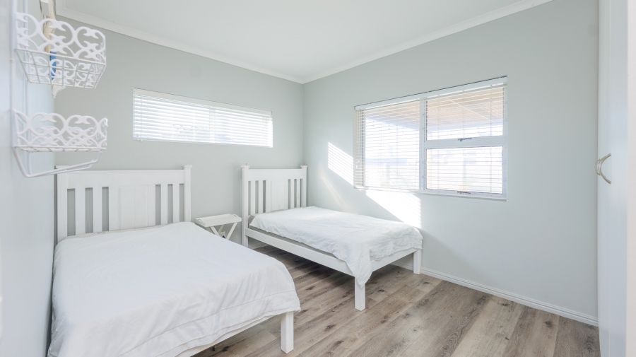 3 Bedroom Property for Sale in Struisbaai Western Cape